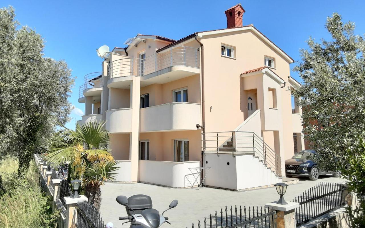 Appartments D&D بيروغ المظهر الخارجي الصورة